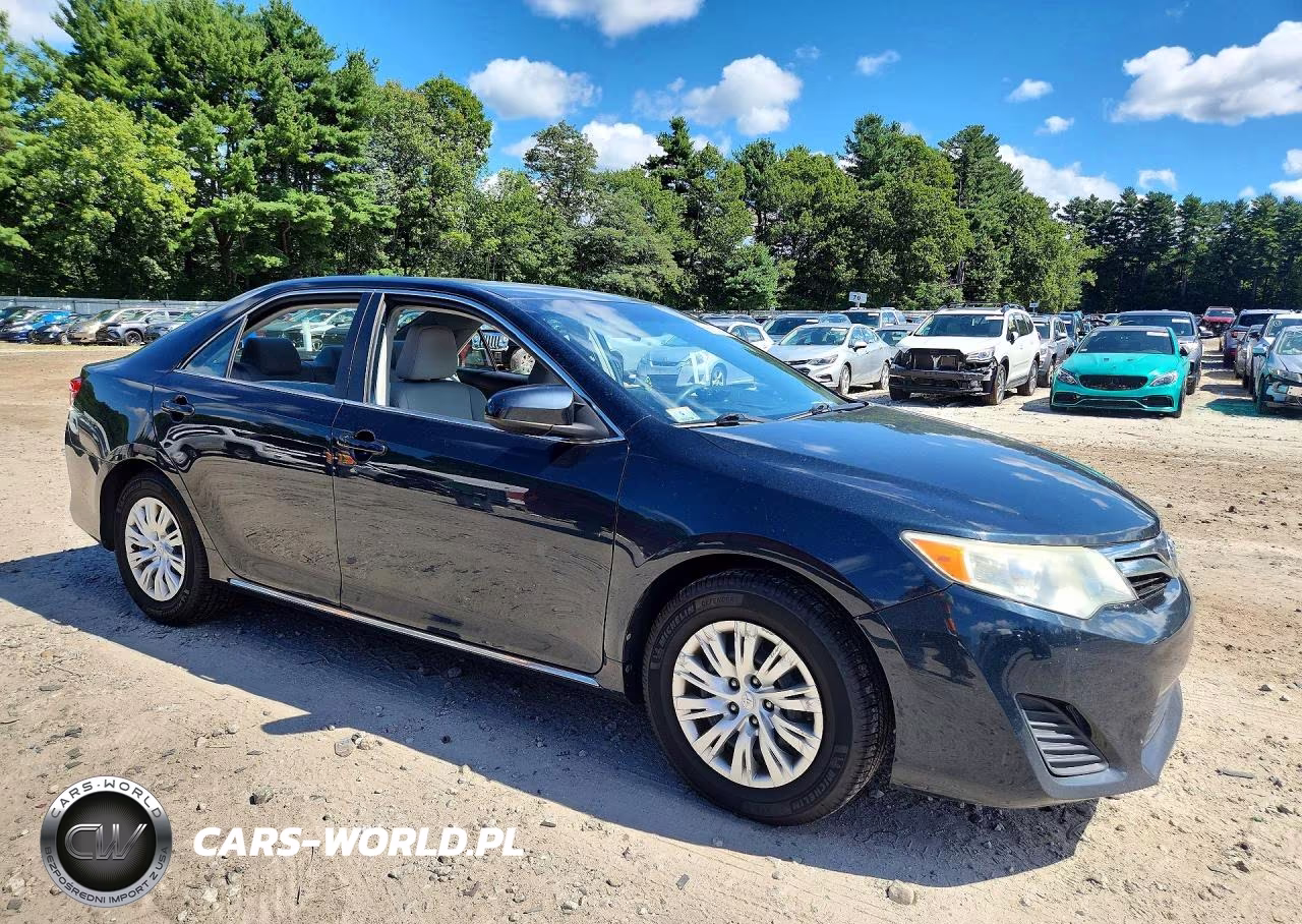 2014 Toyota Camry Le VIN:4T4BF1FKXER394050 - 4