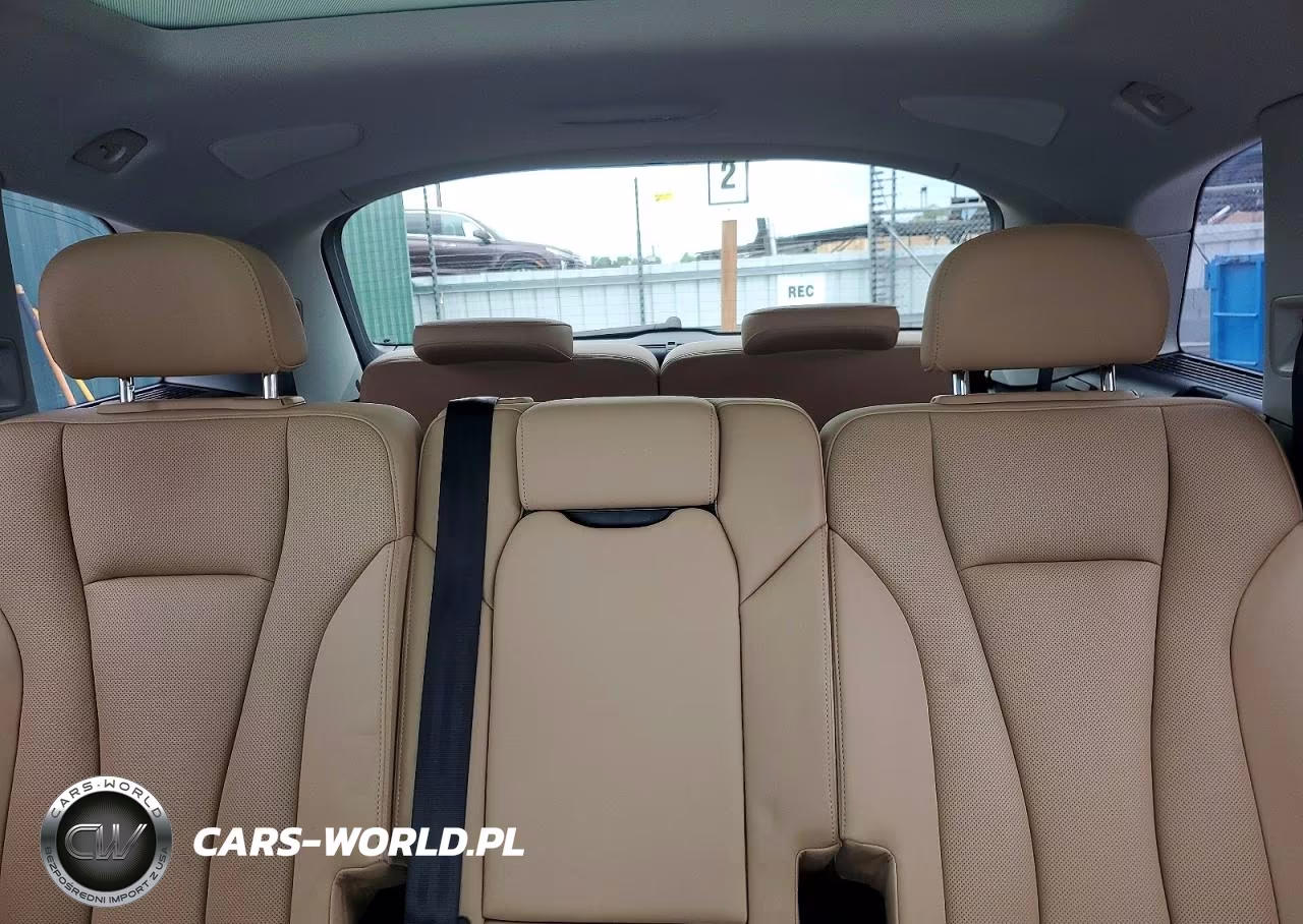 2020 Audi Q7 Prestige VIN:WA1VXAF74LD008363 - 10