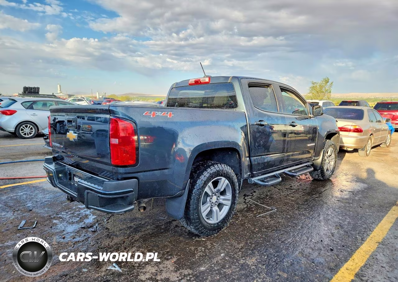 2018 Chevrolet Colorado VIN:1GCGTBEN3J1106282 - 3
