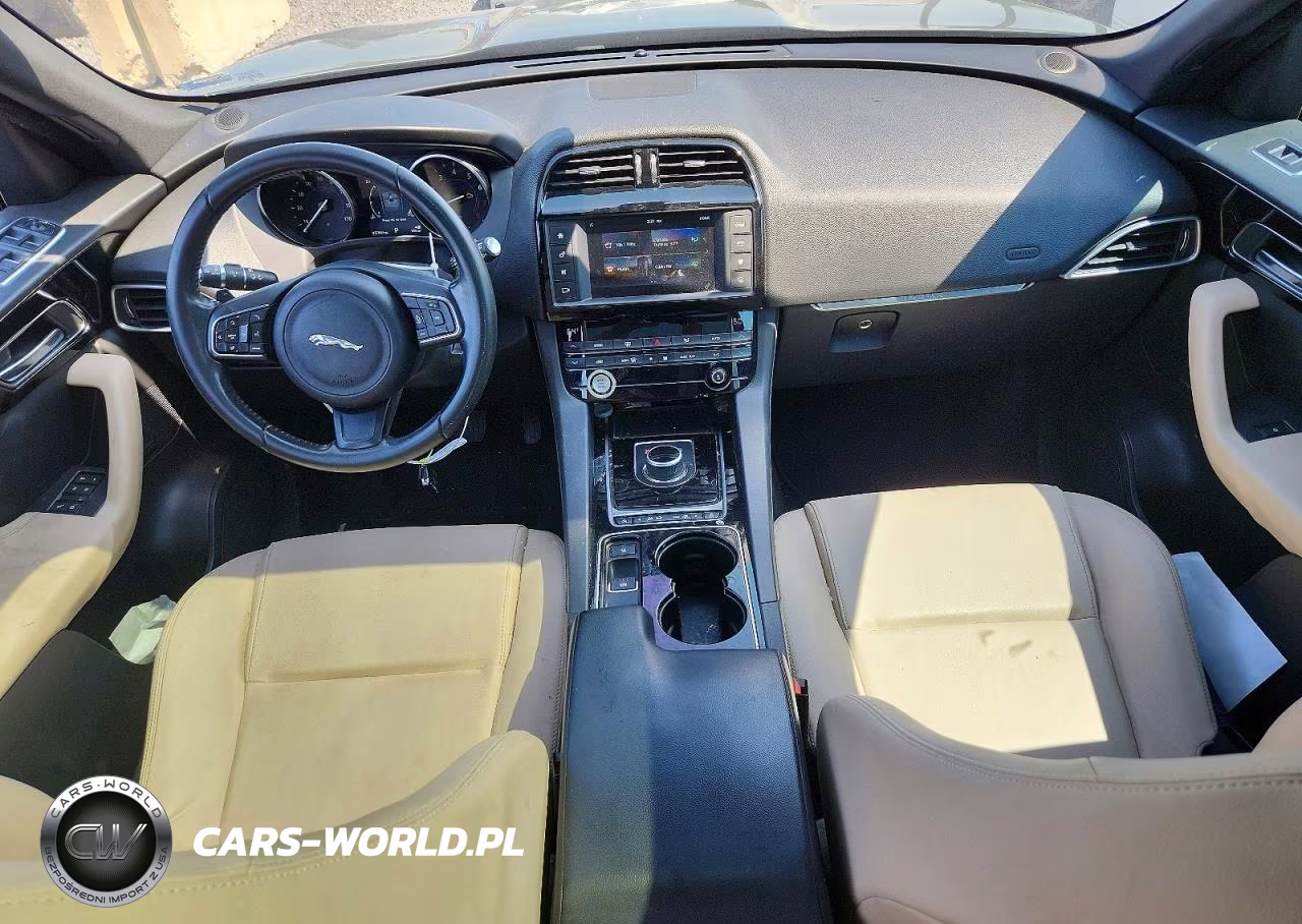2017 Jaguar F-Pace Premium VIN:SADCJ2BV9HA893469 - 8