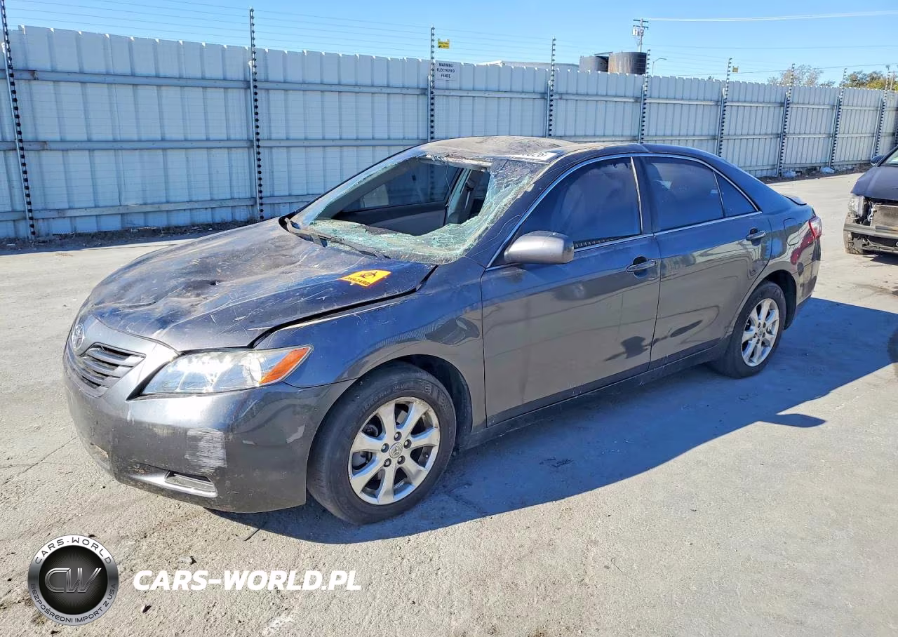 2009 Toyota Camry Le – zdjęcie 1 z 12