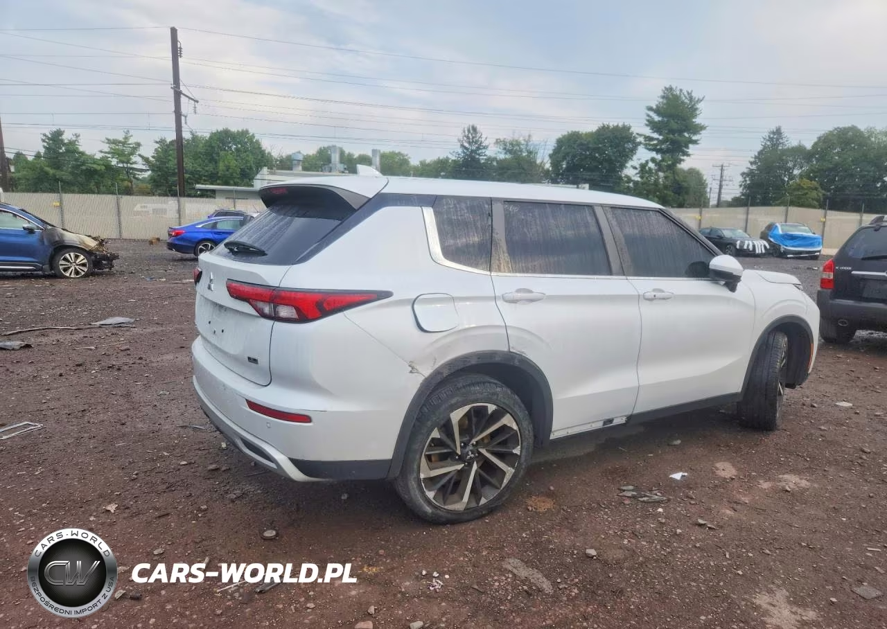 2023 Mitsubishi Outlander Se VIN:JA4J3UA81PZ030325 - 3