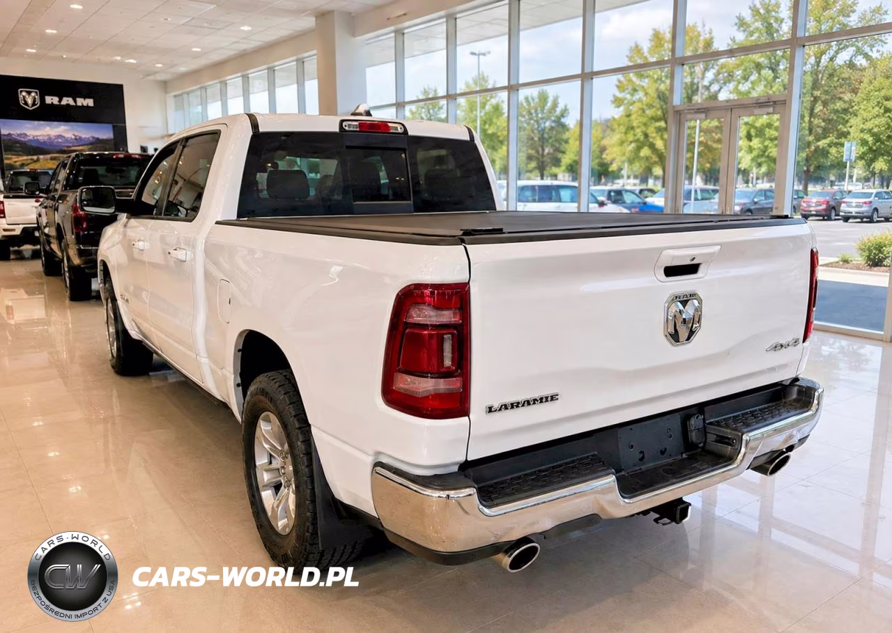 2023 Ram 1500 Laramie VIN:1C6SRFRT2PN574313 - 3