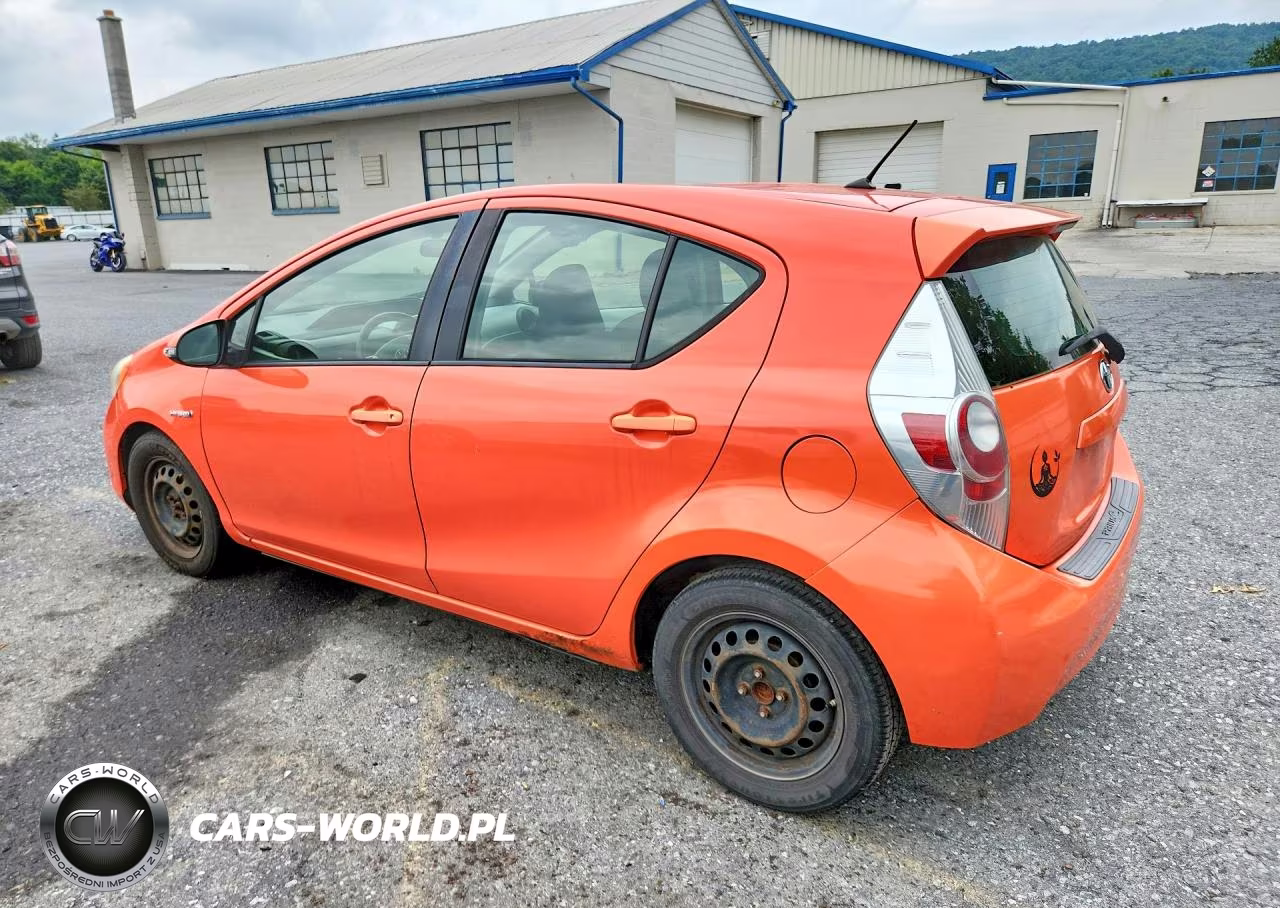 2012 Toyota Prius C Two VIN:JTDKDTB3XC1030448 - 2