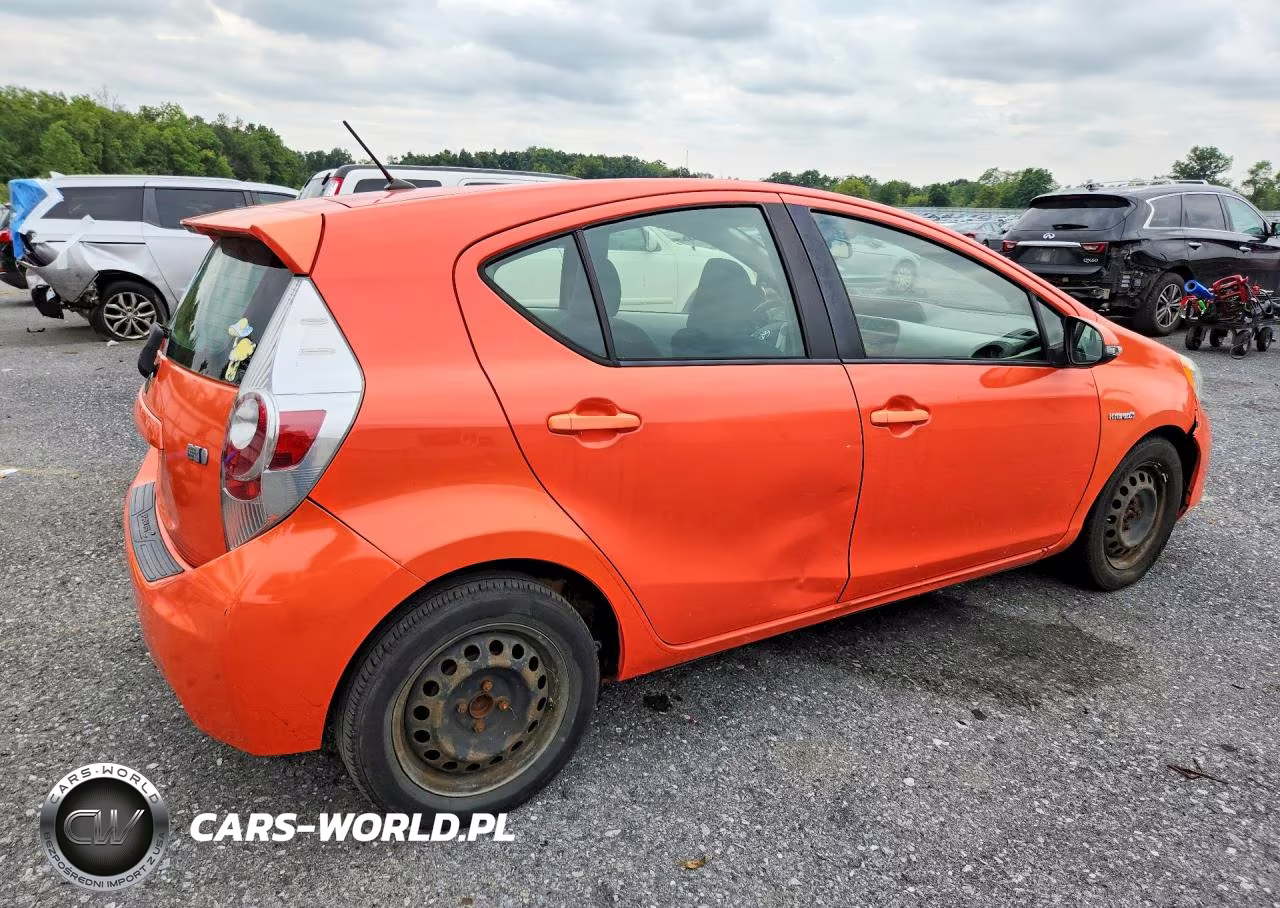 2012 Toyota Prius C Two VIN:JTDKDTB3XC1030448 - 3