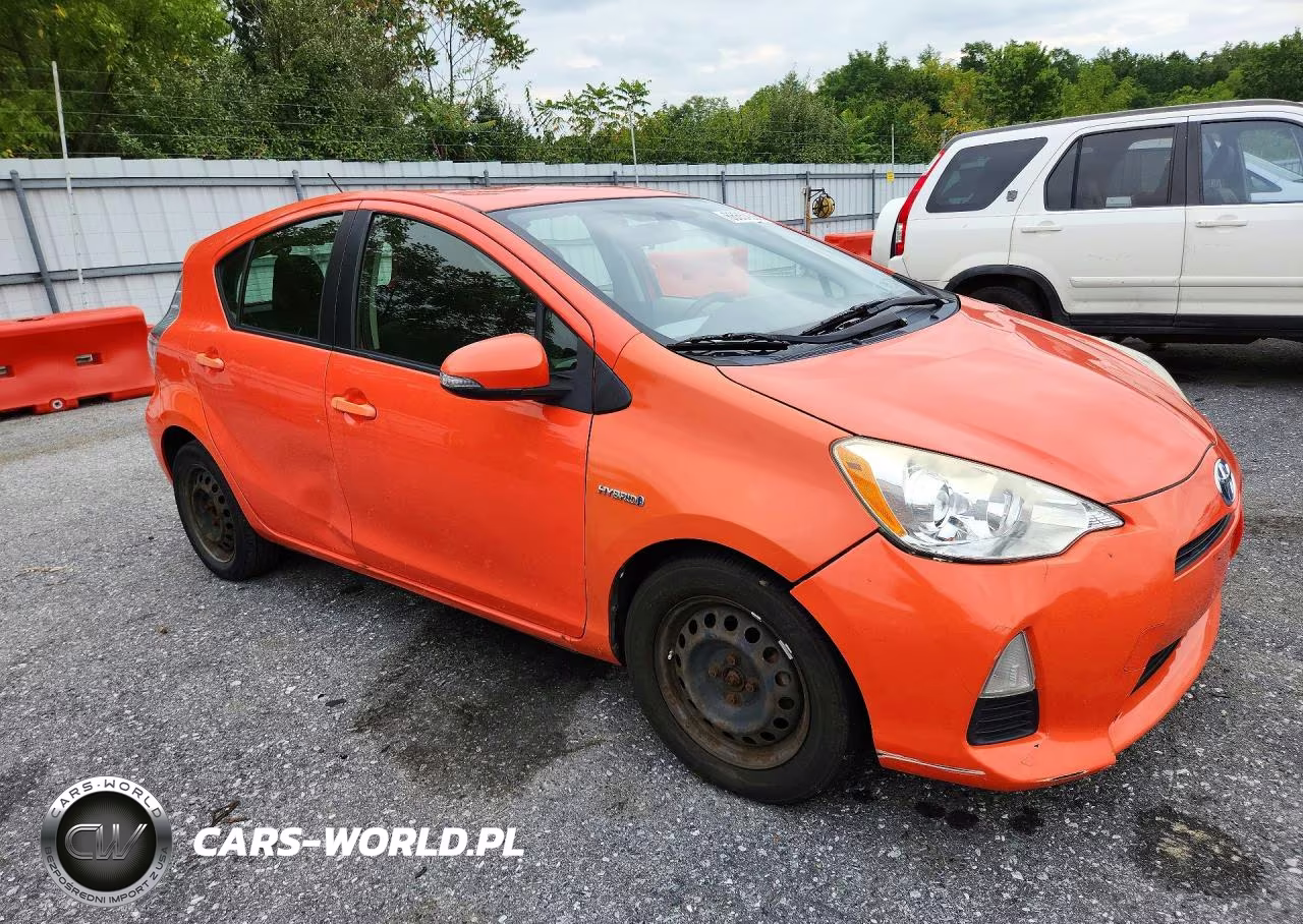 2012 Toyota Prius C Two VIN:JTDKDTB3XC1030448 - 4