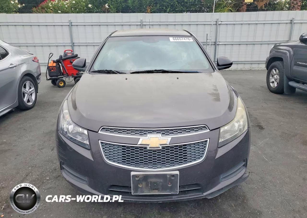 2014 Chevrolet Cruze Lt VIN:1G1PC5SBXE7220867 - 5
