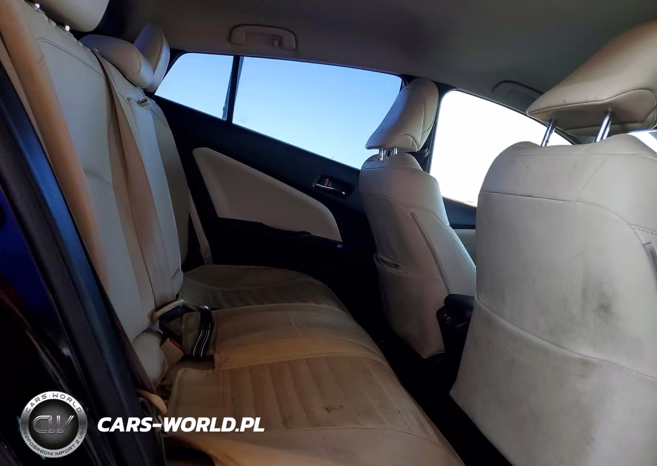 2020 Toyota Prius Xle VIN:JTDKARFU0L3113602 - 10