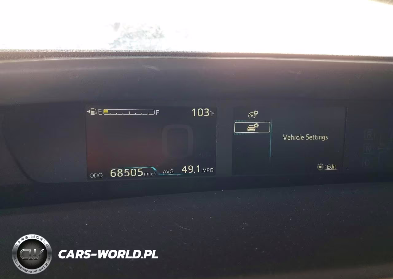 2020 Toyota Prius Xle VIN:JTDKARFU0L3113602 - 9