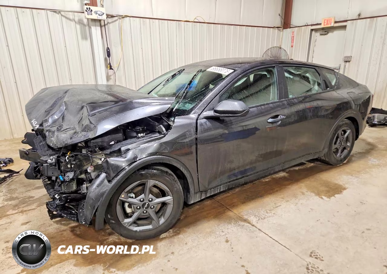2025 Kia K4 Lxs VIN:3KPFT4DE3SE060072 - 1