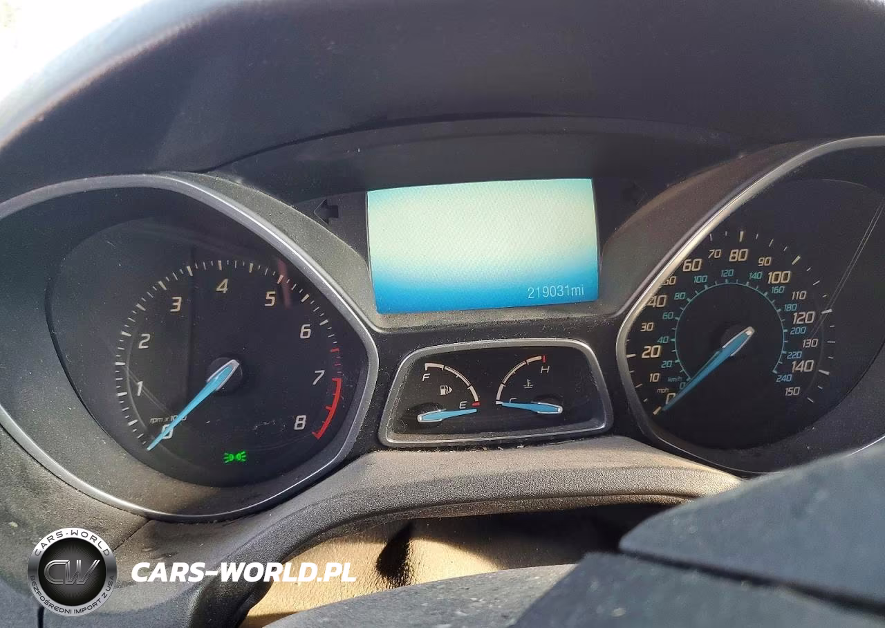 2012 Ford Focus Titanium VIN:1FAHP3J29CL167076 - 9