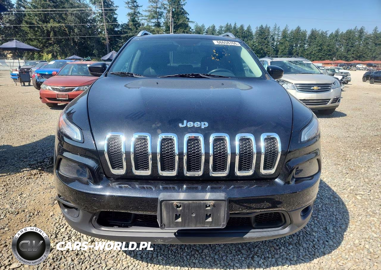 2015 Jeep Cherokee Latitude VIN:1C4PJMCS6FW582787 - 5