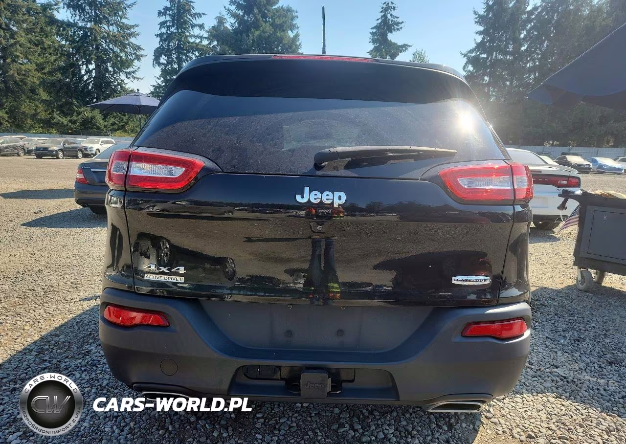 2015 Jeep Cherokee Latitude VIN:1C4PJMCS6FW582787 - 6