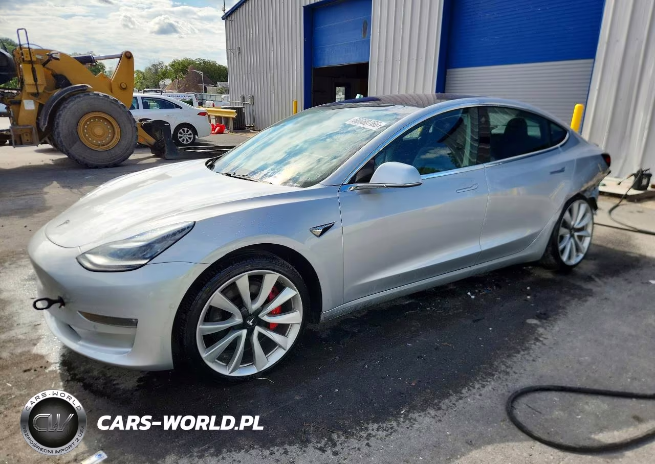 2018 Tesla Model 3 – zdjęcie 1 z 13