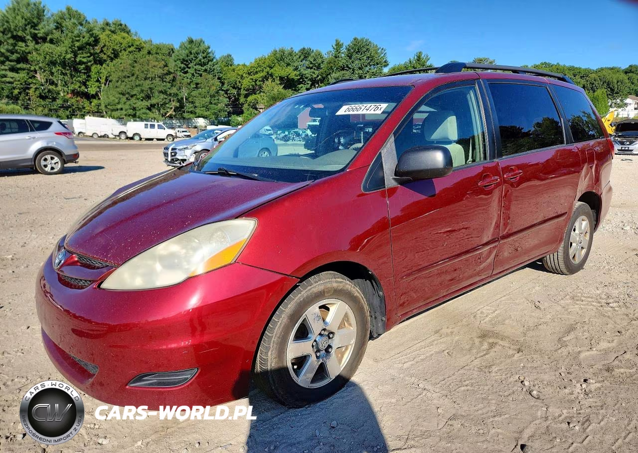 2010 Toyota Sienna Le 7-Passenger