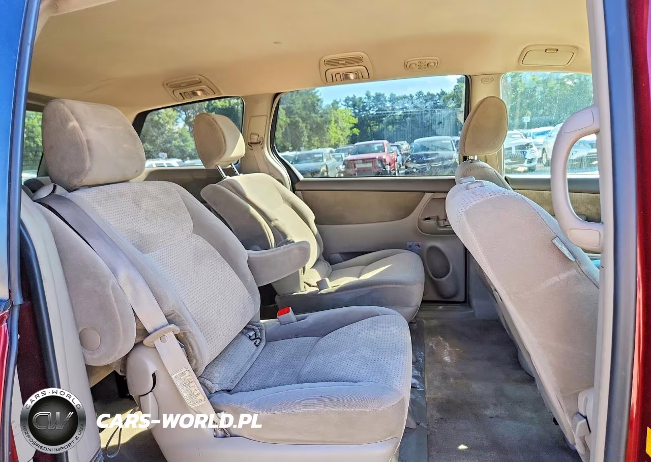 2010 Toyota Sienna Le 7-Passenger VIN:5TDKK4CC8AS328507 - 11