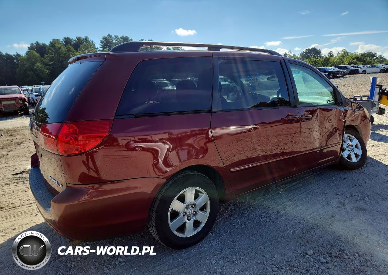 2010 Toyota Sienna Le 7-Passenger VIN:5TDKK4CC8AS328507 - 3