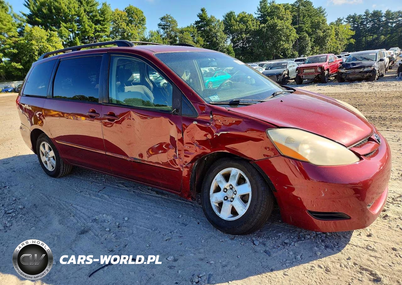 2010 Toyota Sienna Le 7-Passenger VIN:5TDKK4CC8AS328507 - 4