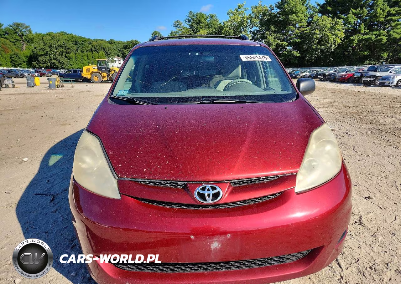 2010 Toyota Sienna Le 7-Passenger VIN:5TDKK4CC8AS328507 - 5