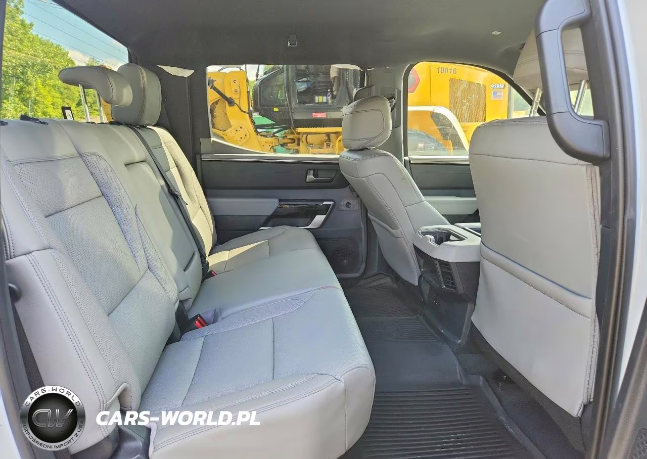 2025 Toyota Tundra Crewmax Limited VIN:5TFJA5DB4SX326792 - 10