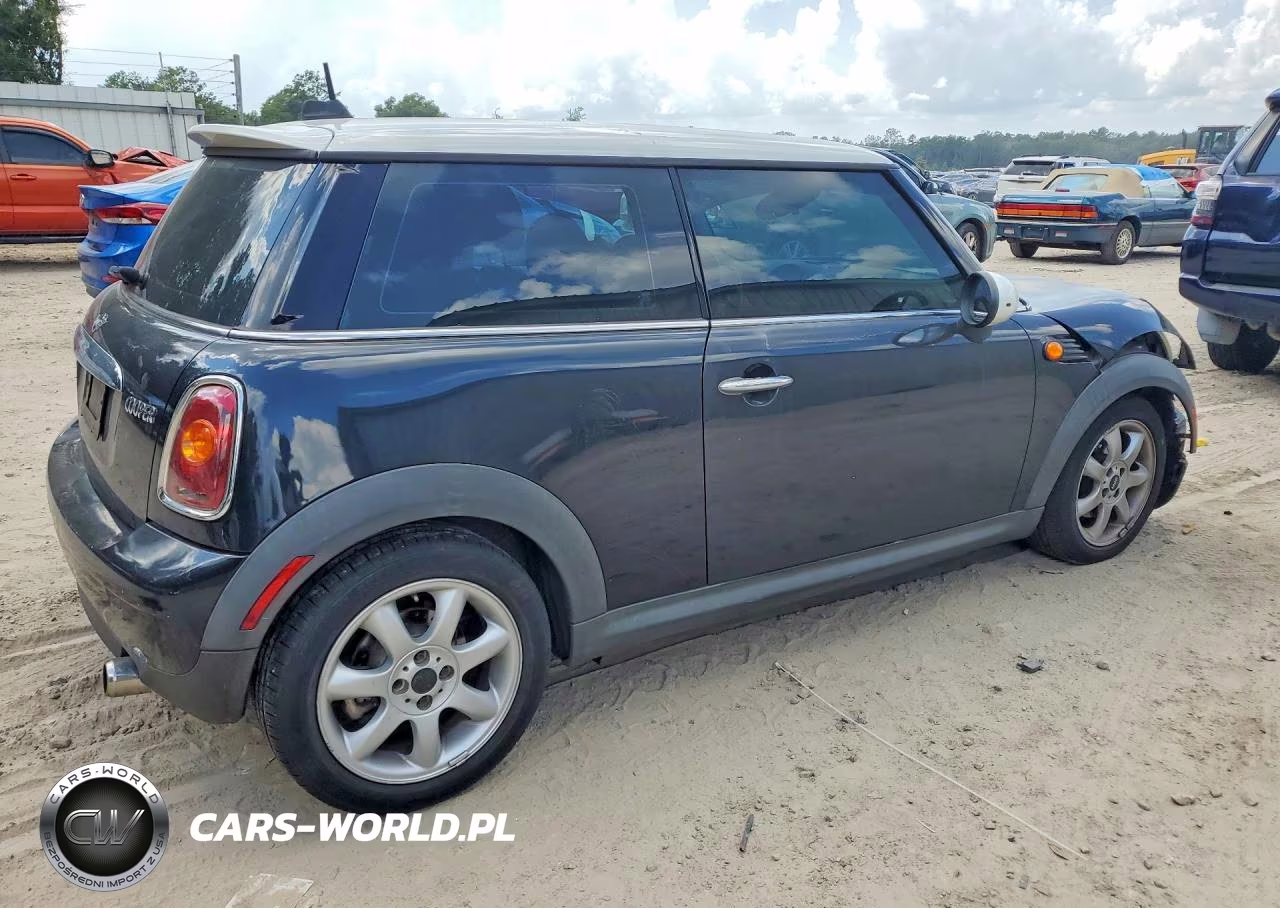 2007 Mini Cooper VIN:WMWMF33547TU62706 - 3