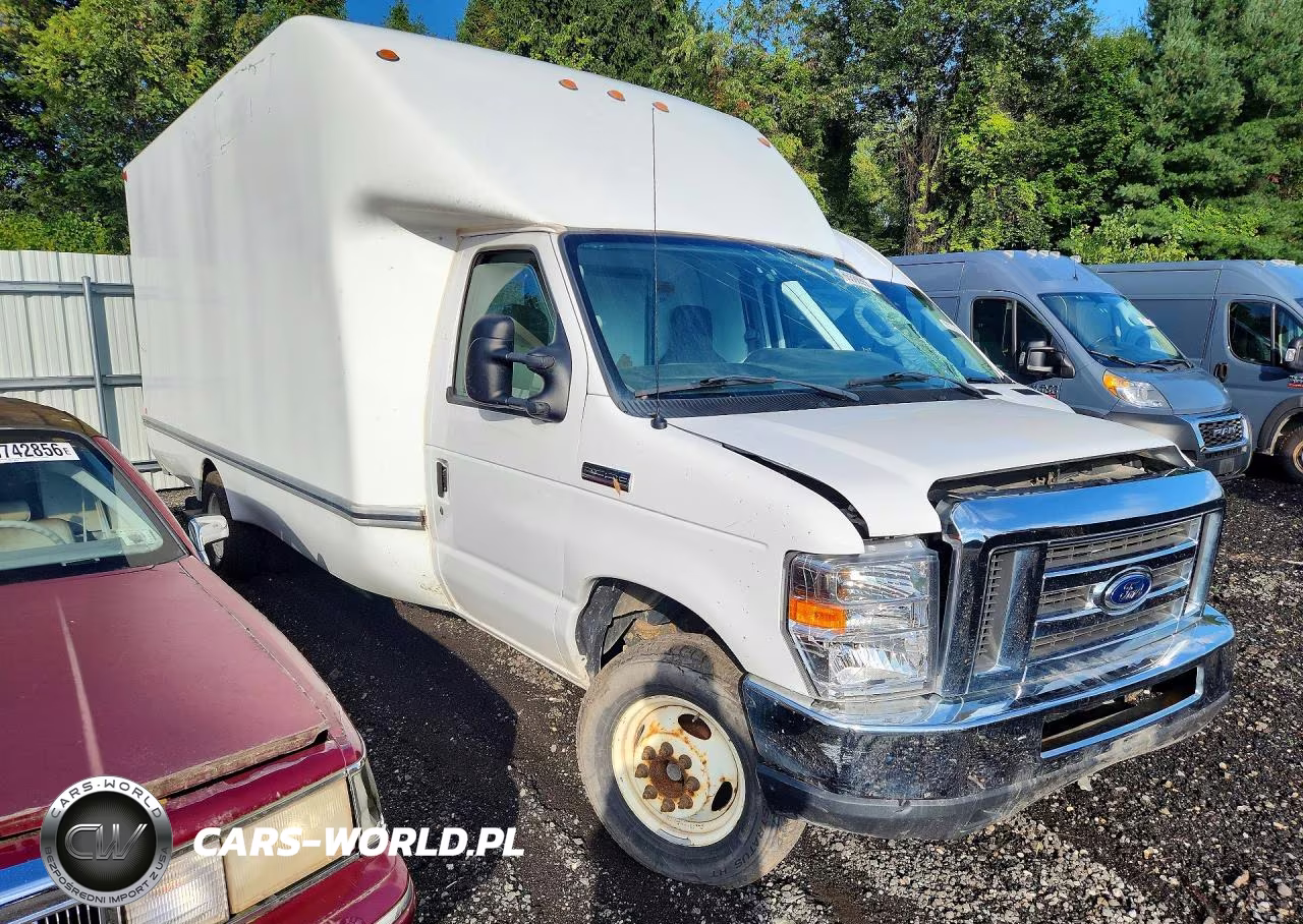 2018 Ford Econoline E350 Delivery Van VIN:1FDWE3FS3JDC03945 - 4