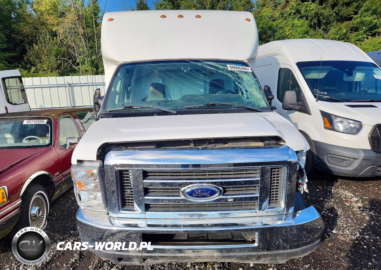 2018 Ford Econoline E350 Delivery Van VIN:1FDWE3FS3JDC03945 - 5