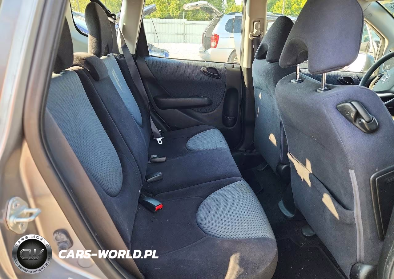 2007 Honda Fit VIN:JHMGD38447S050697 - 10
