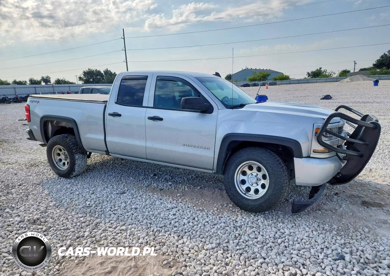 2017 Chevrolet Silverado K1500 Custom VIN:1GCVKPEC9HZ326978 - 4