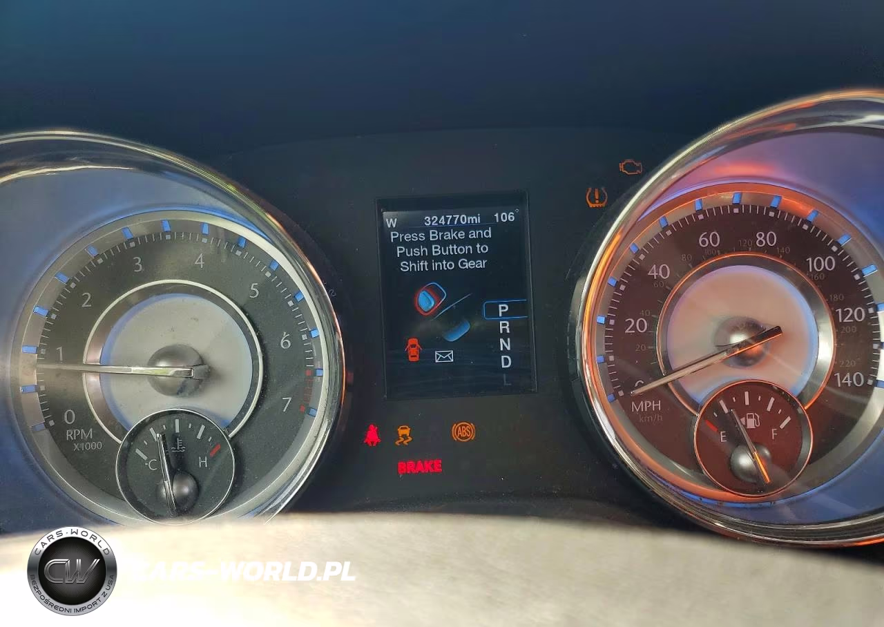 2012 Chrysler 300 VIN:2C3CCAAG3CH263657 - 9
