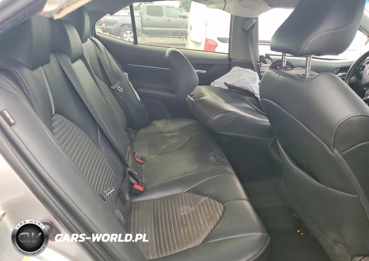2018 Toyota Camry Se VIN:4T1B11HK2JU075628 - 10