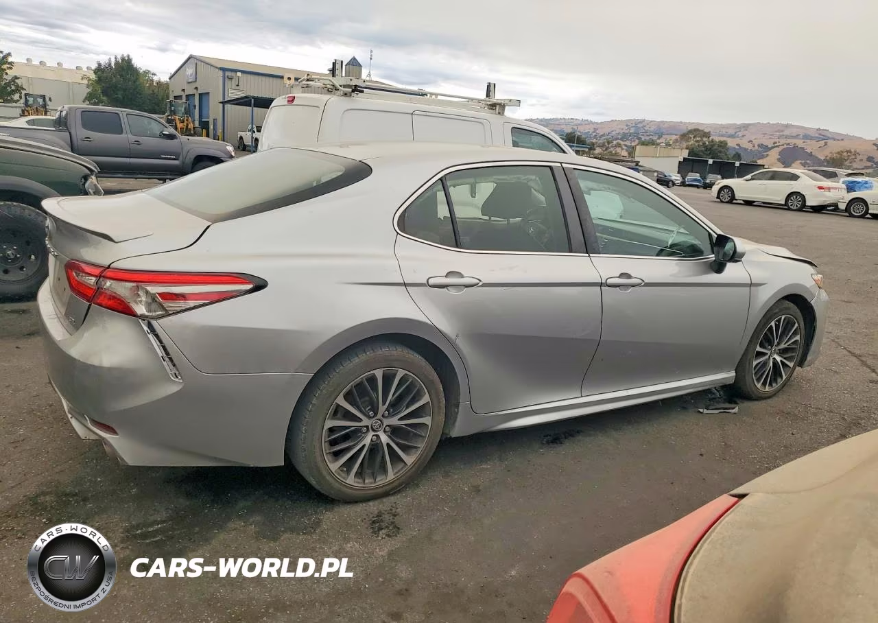 2018 Toyota Camry Se VIN:4T1B11HK2JU075628 - 3