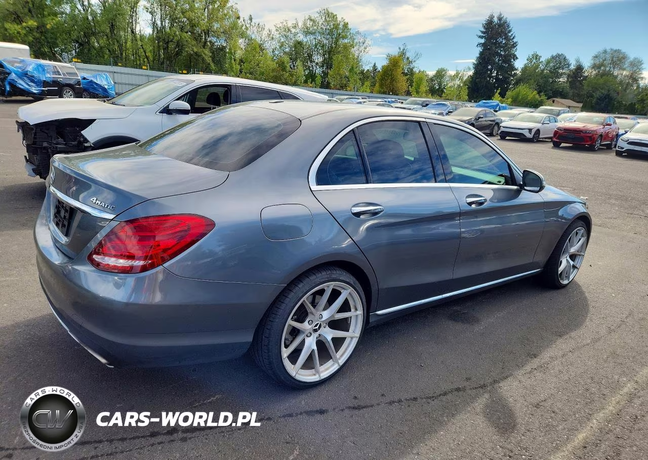 2017 Mercedes-Benz C 300 4Matic VIN:55SWF4KB2HU220217 - 3