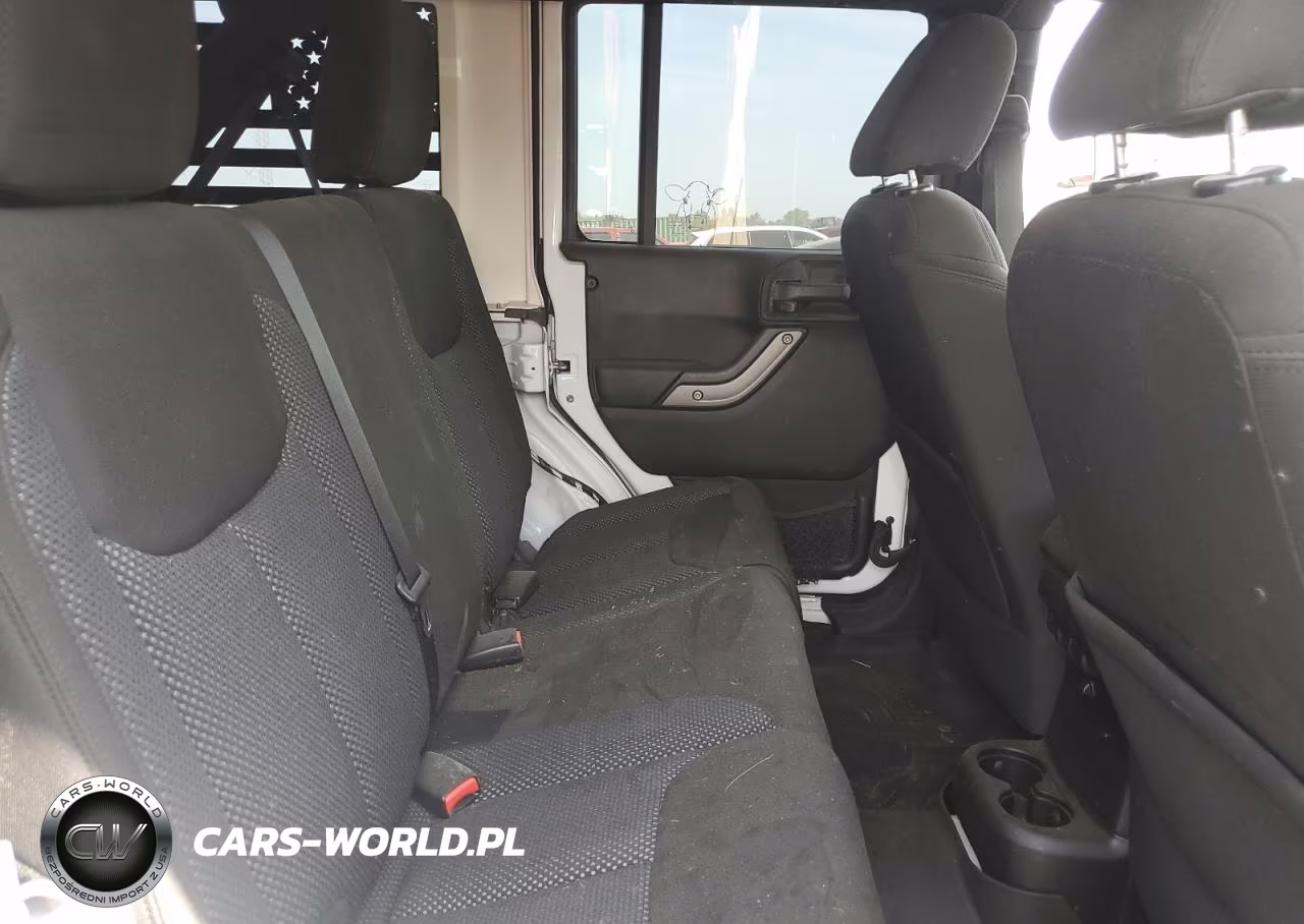 2016 Jeep Wrangler Unlimited Sport VIN:1C4BJWDG4GL104824 - 10