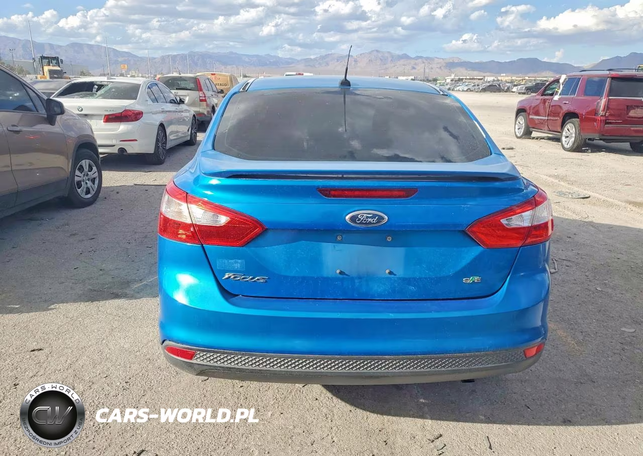 2012 Ford Focus VIN:1FAHP3F26CL257794 - 6