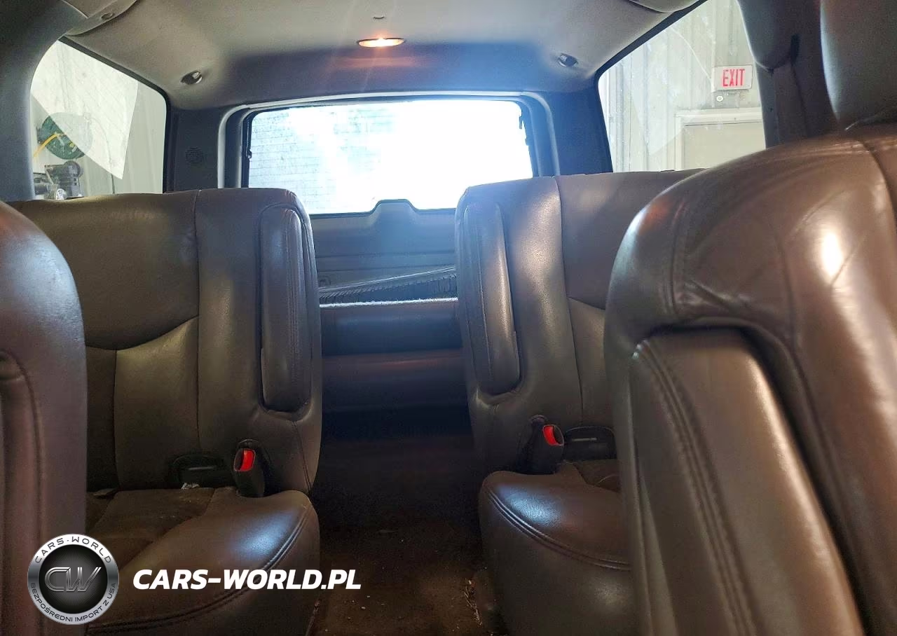 2005 Chevrolet Suburban K1500 VIN:3GNFK16Z85G147466 - 10