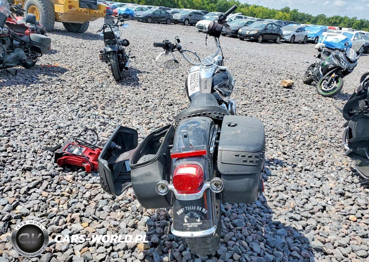 2022 Harley-Davidson Flhcs VIN:1HD1YBK1XNB034682 - 4