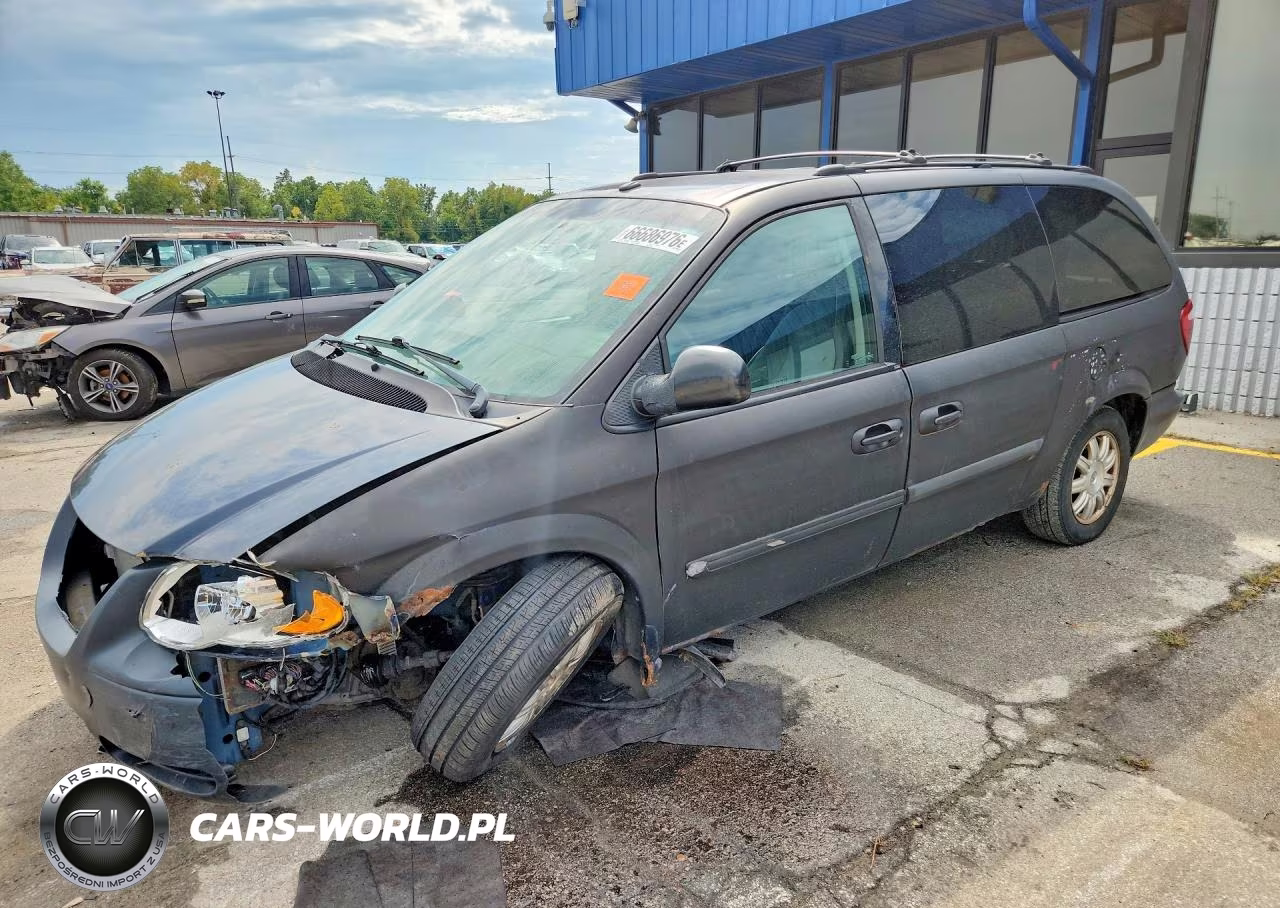 2006 Chrysler Town & Country Touring VIN:2A8GP54L26R618696 - 1