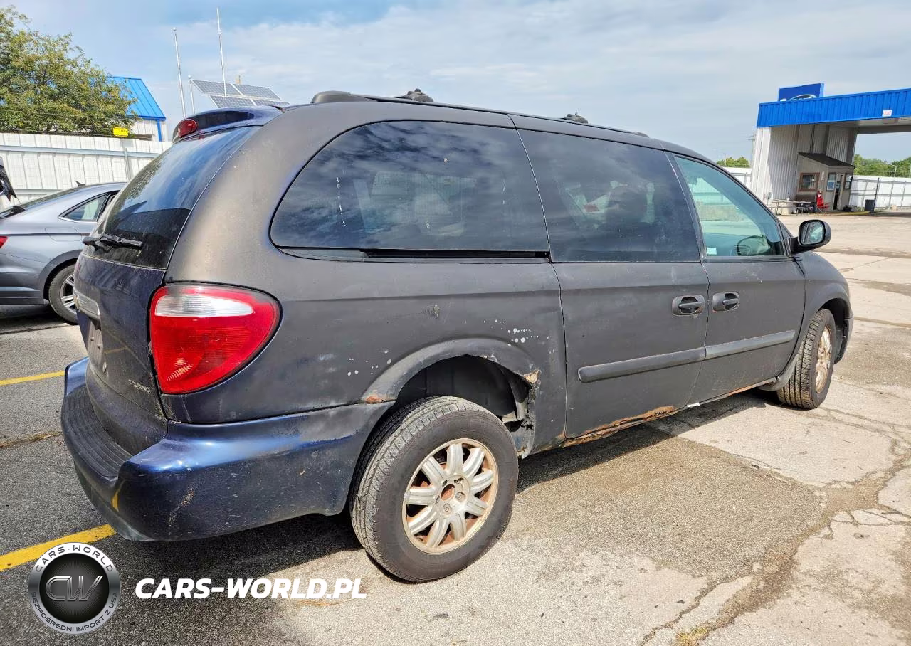 2006 Chrysler Town & Country Touring VIN:2A8GP54L26R618696 - 3