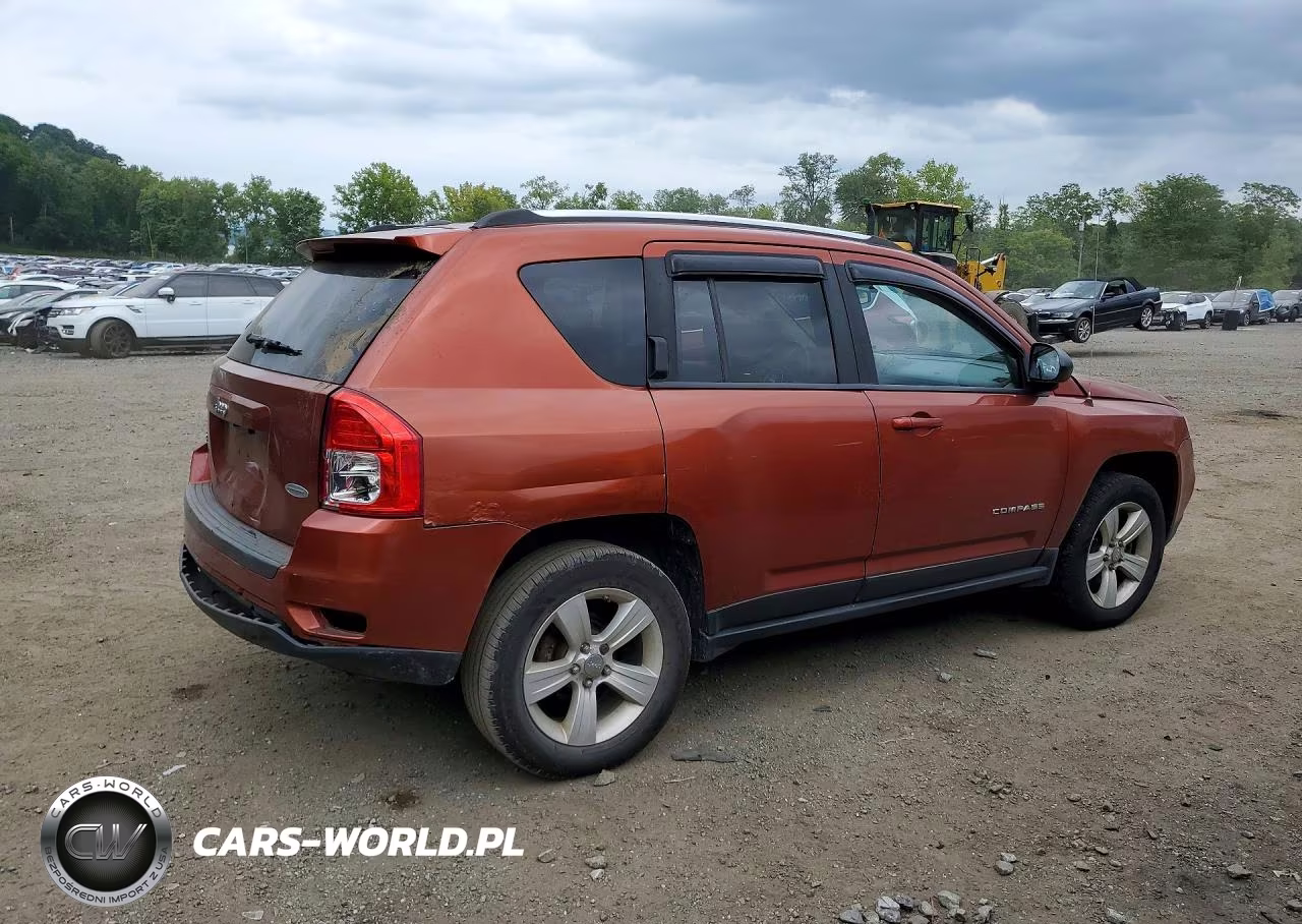 2012 Jeep Compass Latitude VIN:1C4NJDEBXCD603281 - 3