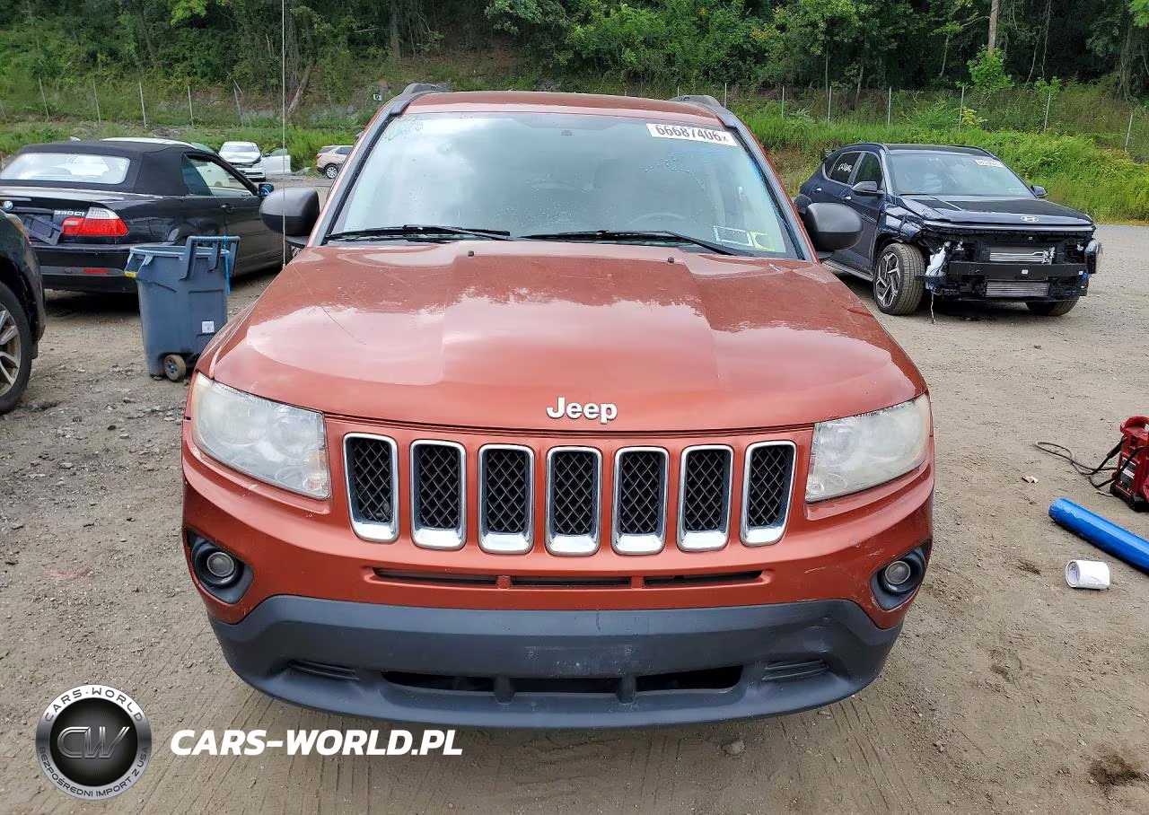 2012 Jeep Compass Latitude VIN:1C4NJDEBXCD603281 - 5