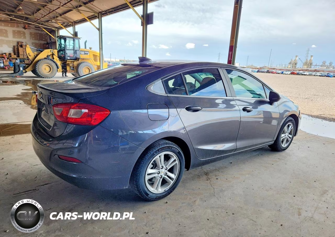 2017 Chevrolet Cruze Lt VIN:1G1BE5SM6H7260017 - 3