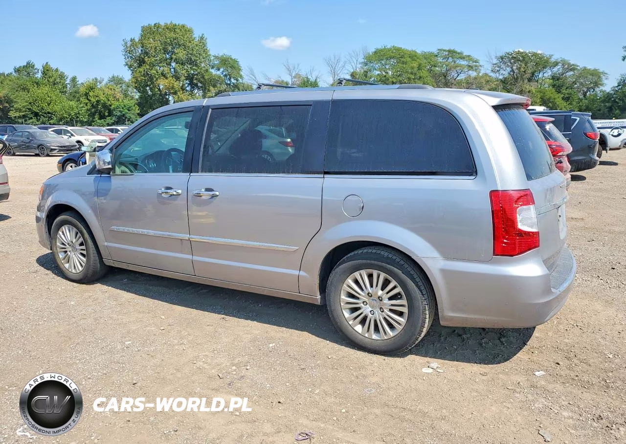 2015 Chrysler Town & Country Limited Platinum VIN:2C4RC1GG1FR539734 - 2