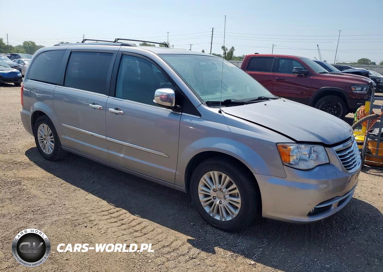 2015 Chrysler Town & Country Limited Platinum VIN:2C4RC1GG1FR539734 - 4