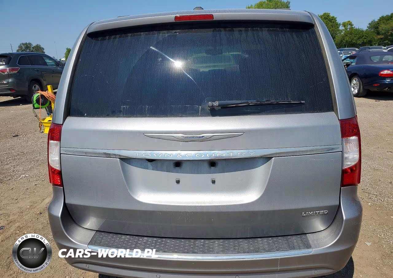 2015 Chrysler Town & Country Limited Platinum VIN:2C4RC1GG1FR539734 - 6