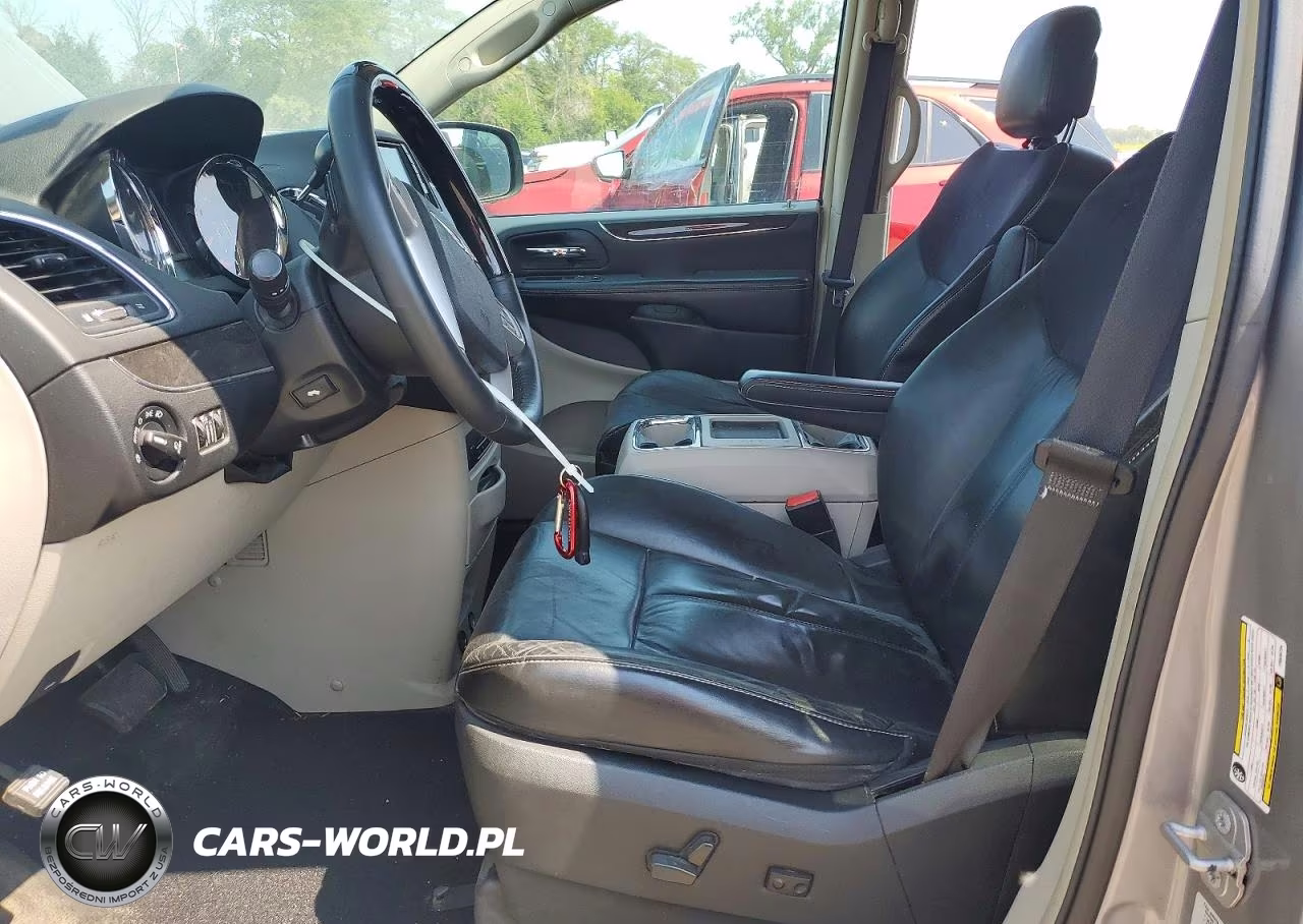 2015 Chrysler Town & Country Limited Platinum VIN:2C4RC1GG1FR539734 - 7