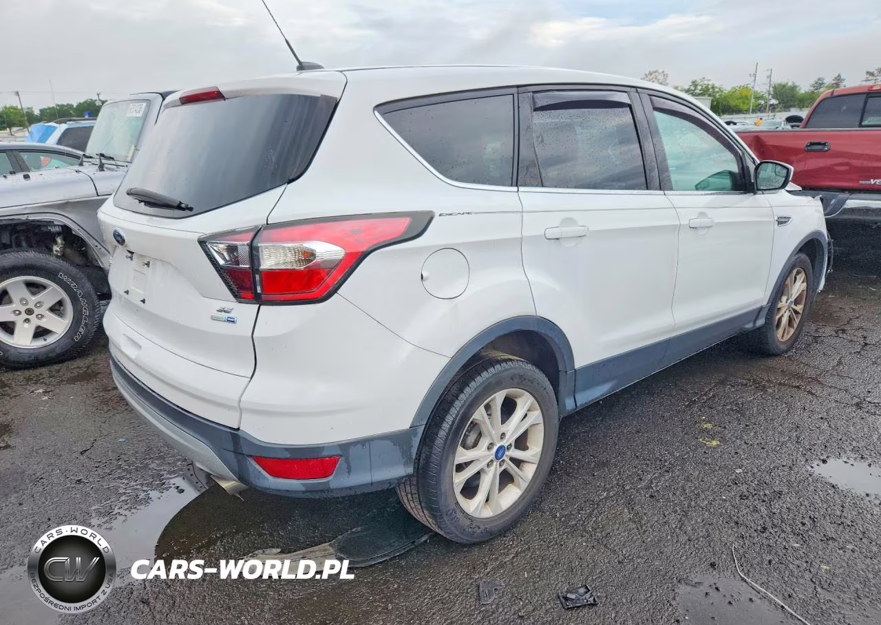 2017 Ford Escape Se VIN:1FMCU9GD1HUB19044 - 3
