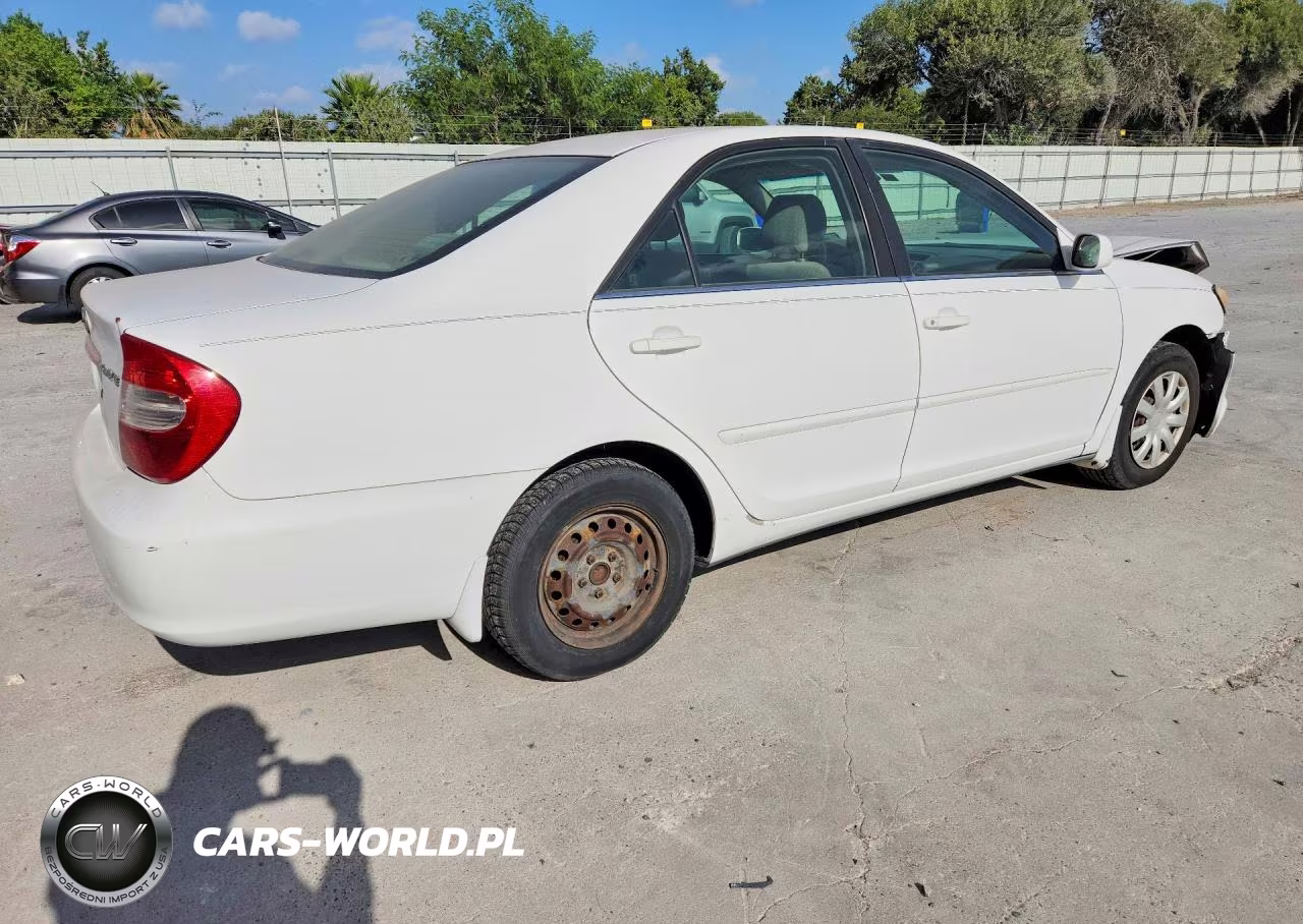 2004 Toyota Camry VIN:JTDBE32K640272827 - 3