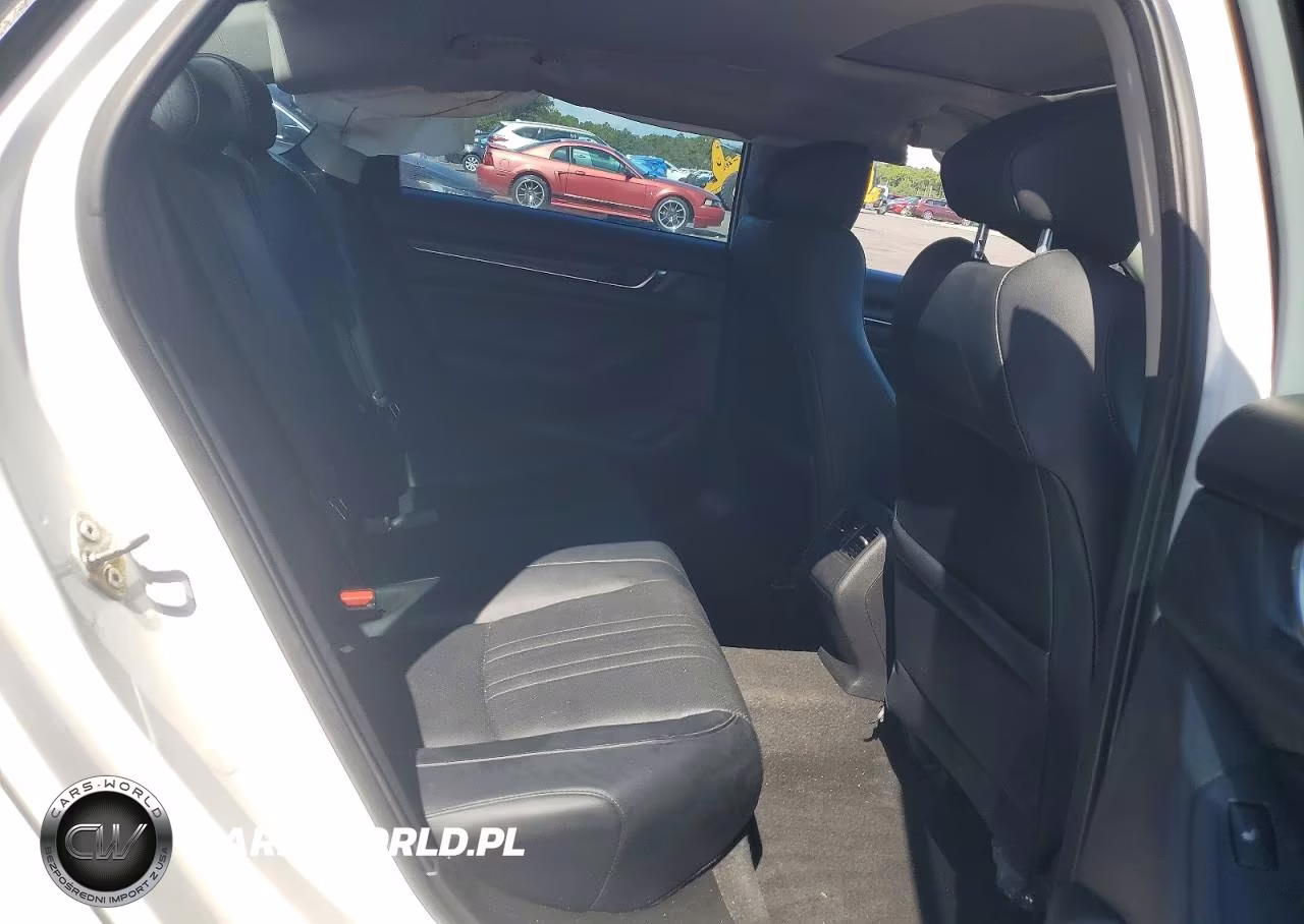 2018 Honda Accord Touring VIN:1HGCV1F94JA010022 - 10