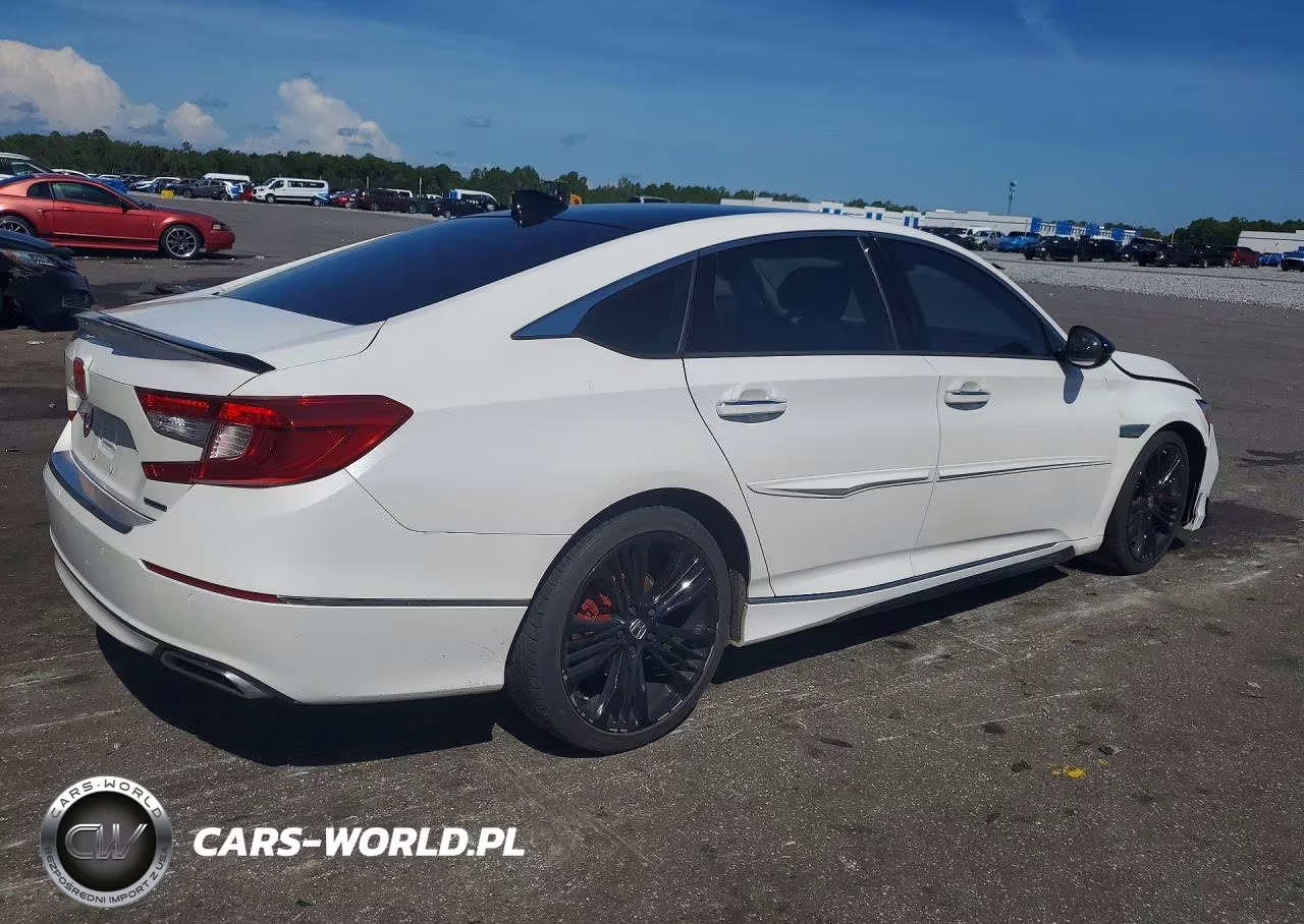 2018 Honda Accord Touring VIN:1HGCV1F94JA010022 - 3